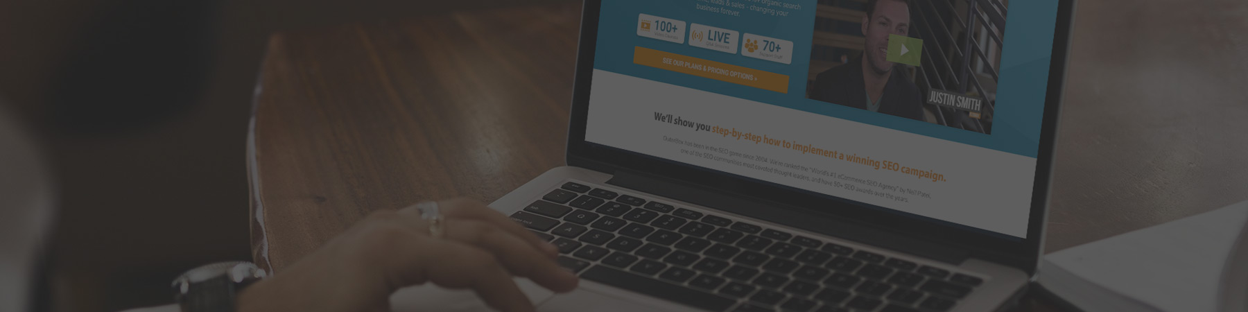 Laptop showing search results for comparing SEO courses online
