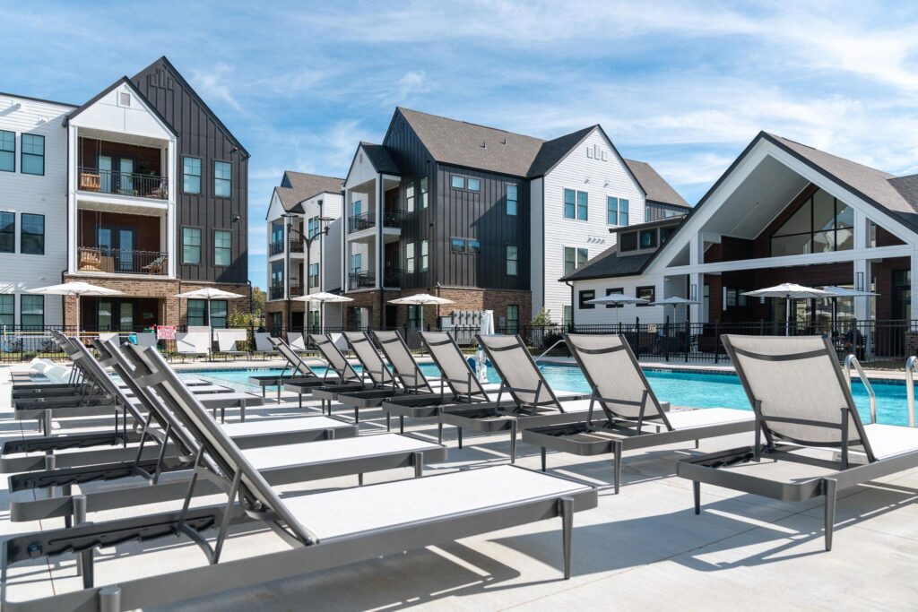 Pearl multifamily community pool deck
